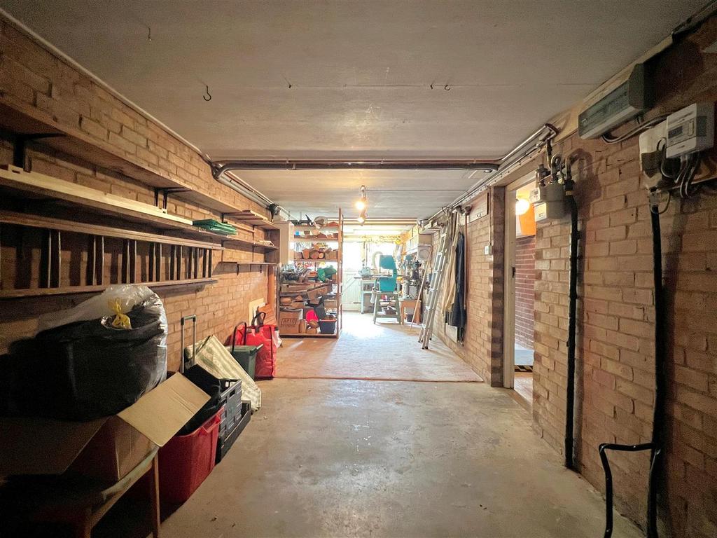 Garage.jpg