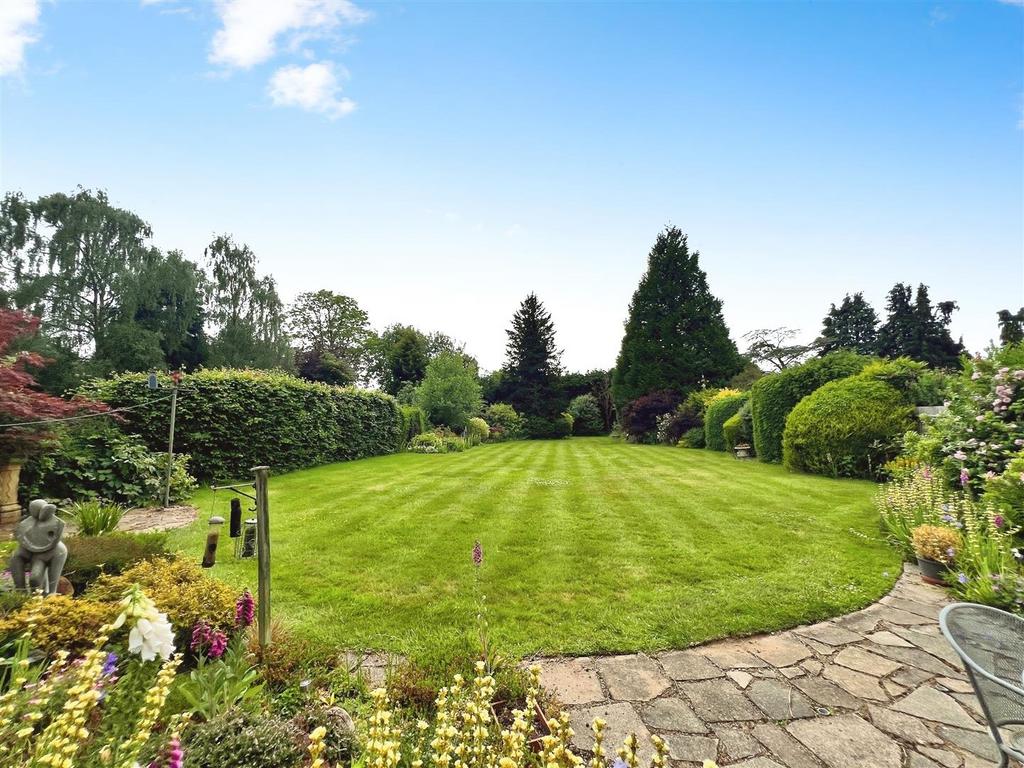284e51b8-garden.jpg