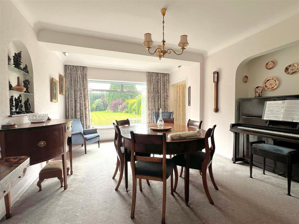Dining room.jpg