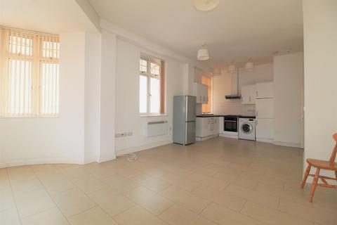 2 bedroom flat to rent, Britannia Street, Aylesbury, Buckinghamshire, HP20 1QS