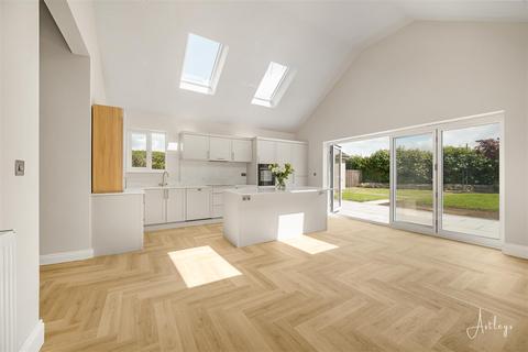 3 bedroom detached bungalow for sale, Kilfield Road, Bishopston, Swansea