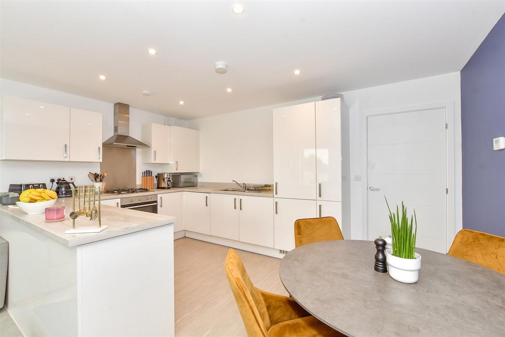 Living/Kitchen