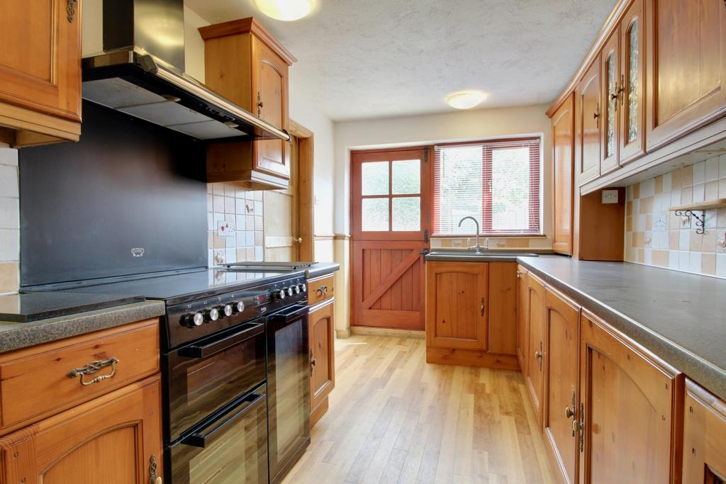 Kitchen - Gus Critchlow Ewe Move Hinckley