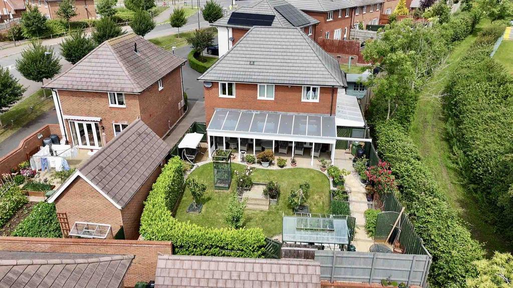 Beautiful Four Bedroom Detached Redrow Heritage H