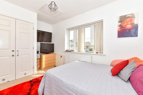 10 Ash Close, Littlehampton, BN17 6FB