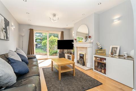 30 Cambridge Avenue, Solihull, B91 1QE