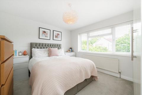 32 Ripley Road, Hampton, TW12 2JH