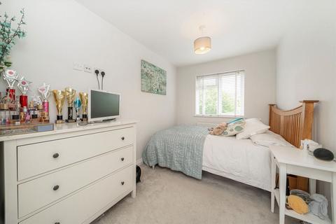 32 Ripley Road, Hampton, TW12 2JH