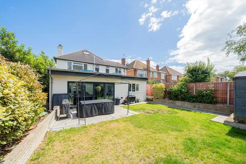 32 Ripley Road, Hampton, TW12 2JH