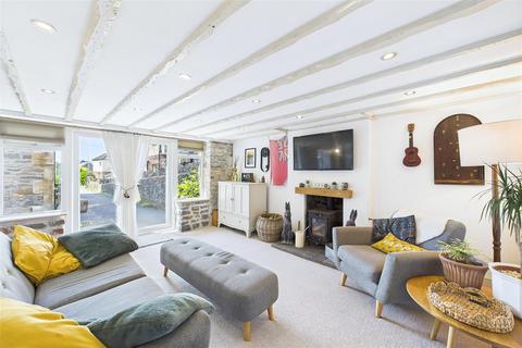 2 bedroom cottage for sale, Immediate to Hill Road in Clevedon