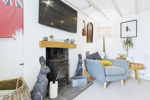 2 bedroom cottage for sale, Immediate to Hill Road in Clevedon
