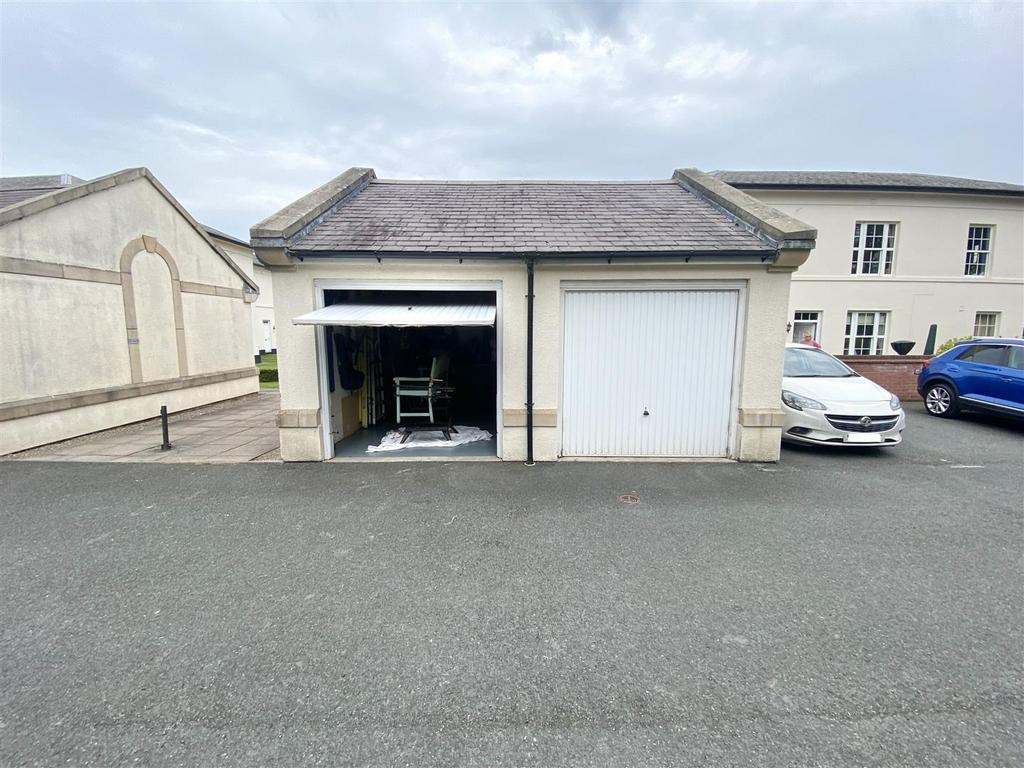Garage.jpg