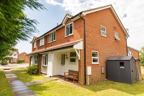 2 bedroom end of terrace house for sale, Staffords Place, Horley RH6