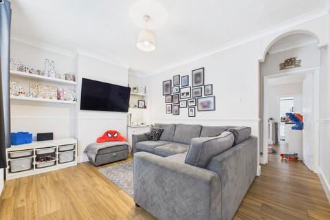 24 Wykeham Street, Strood, Rochester, ME2 3AA