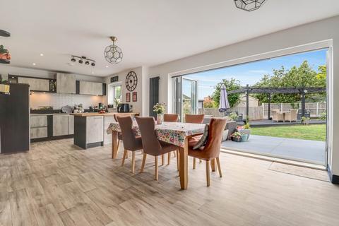 3 Chelsworth Close, Southend-on-sea, SS1 3EG