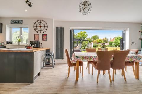 3 Chelsworth Close, Southend-on-sea, SS1 3EG