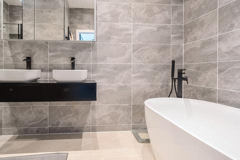 38 Knatchbull Road, London, SE5 9QY
