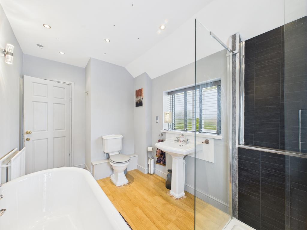 Bath &amp; shower room
