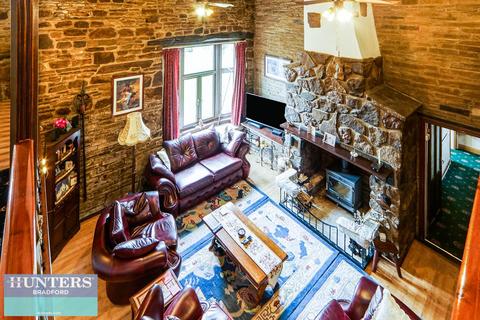 4 bedroom barn conversion for sale, North Parade, Allerton,Bradford, West Yorkshire, BD15 7DP