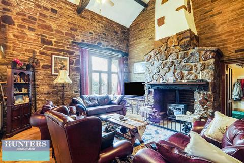 4 bedroom barn conversion for sale, North Parade, Allerton,Bradford, West Yorkshire, BD15 7DP