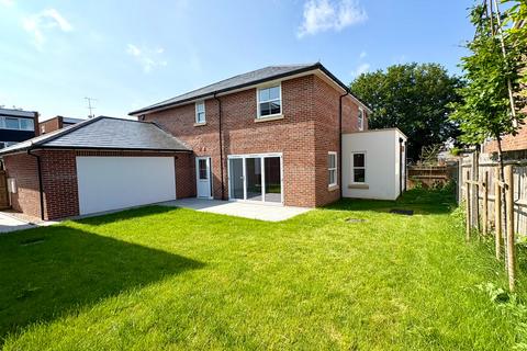 4 bedroom detached house for sale, Willowmead, Sawbridgeworth, CM21