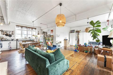 2 bedroom apartment to rent, Arcola Street, London, E8