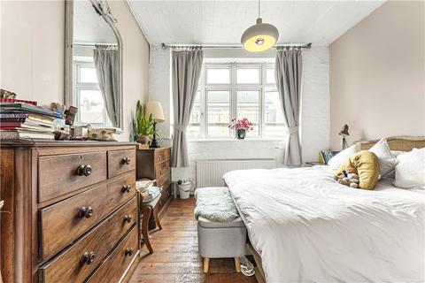 2 bedroom apartment to rent, Arcola Street, London, E8