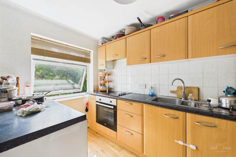 4 bedroom flat for sale, Lewes Road, Upperton