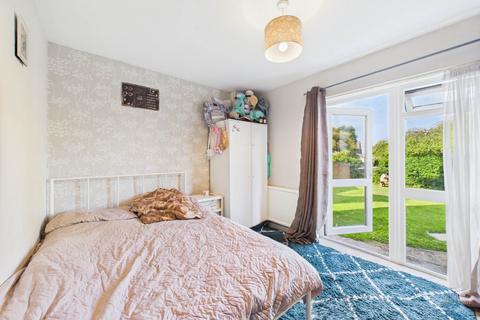 4 bedroom flat for sale, Lewes Road, Upperton