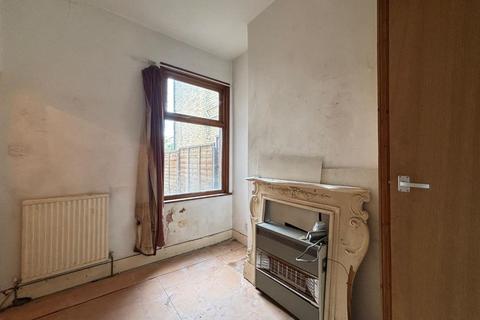 196 Victoria Road, Wood Green, London, N22 7XQ