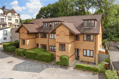 1 bedroom apartment for sale, Holmesdale Road, Reigate, Surrey