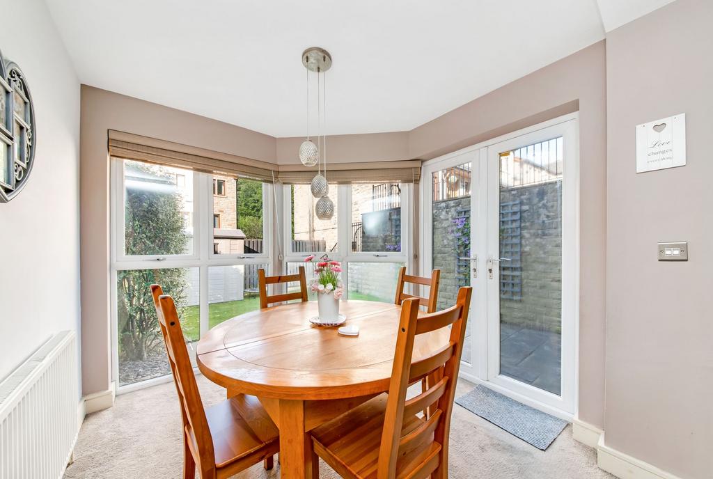 Open plan living/dining room