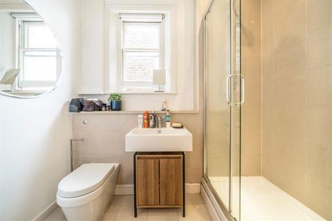 112c Burnt Ash Road, London, SE12 8PU