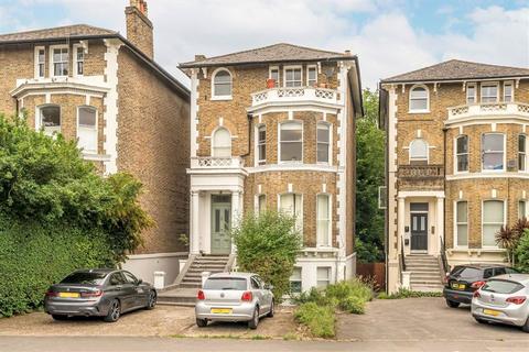 112c Burnt Ash Road, London, SE12 8PU