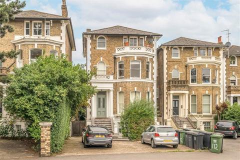 112c Burnt Ash Road, London, SE12 8PU