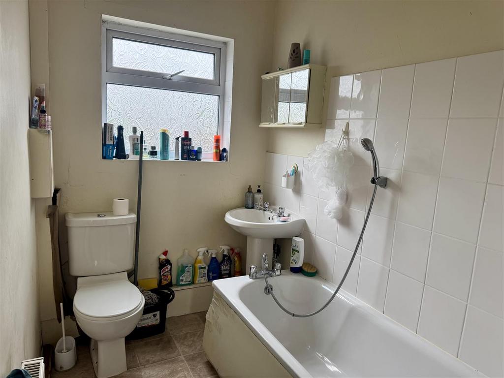 Bathroom - Flat.jpg