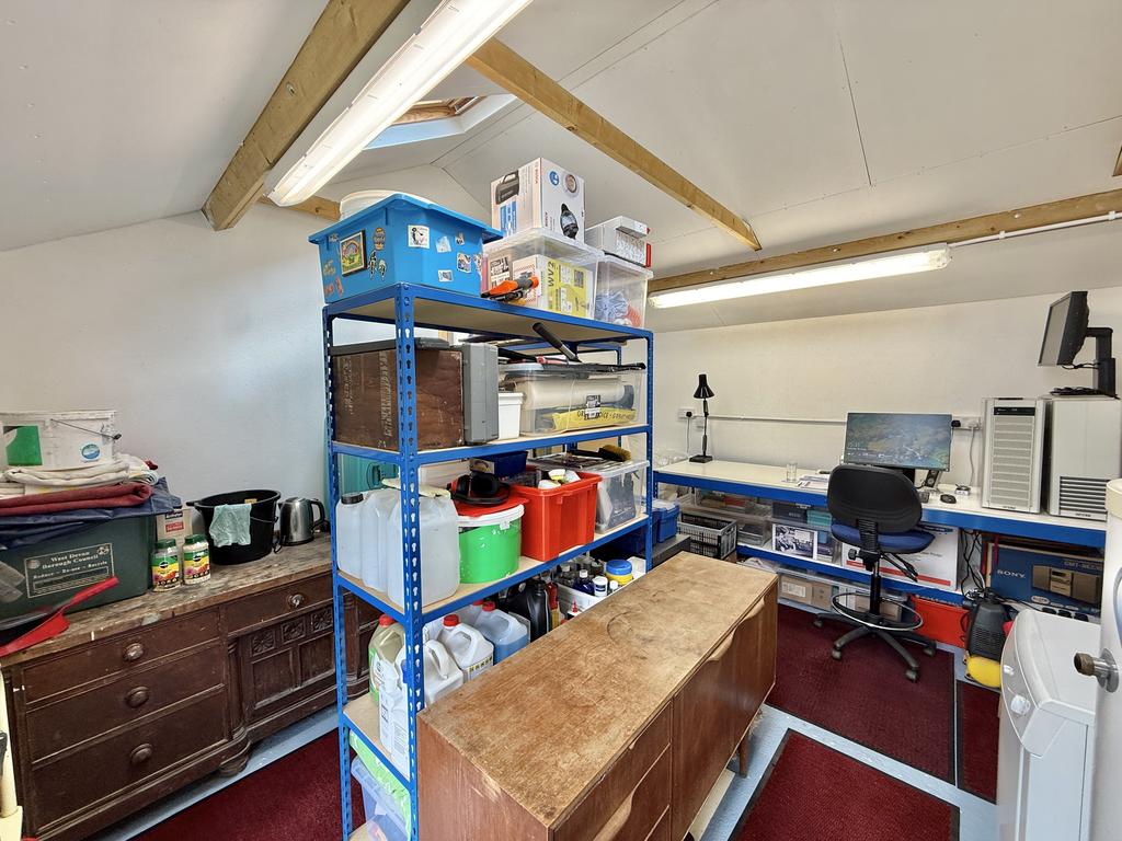 Studio/Garage