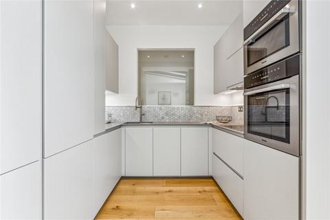 3 bedroom flat to rent, Ennismore Gardens, London, SW7