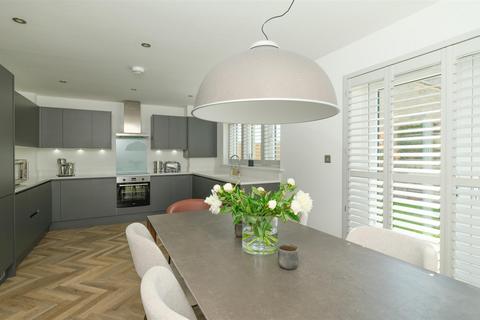 3 bedroom link detached house for sale, Whistle Bell Court, Huddersfield HD8
