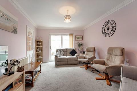 2 bedroom end of terrace house for sale, Courtyard Gardens, Sevenoaks TN15