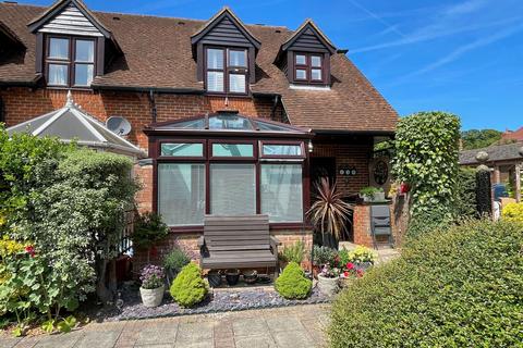 2 bedroom end of terrace house for sale, Courtyard Gardens, Sevenoaks TN15