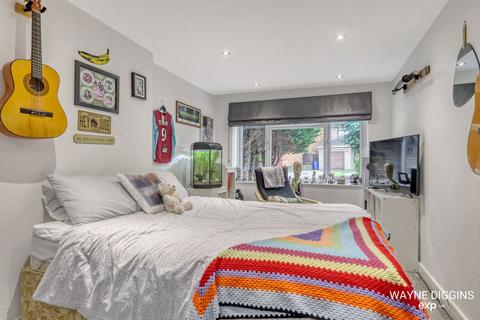 undefined, Godman Road, Grays RM16