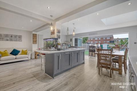 undefined, Godman Road, Grays RM16