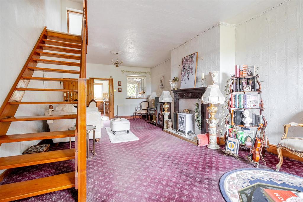 Sitting/ dining room