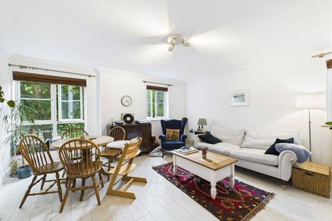 1 bedroom apartment to rent, Richmond Road, East Twickenham