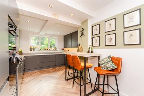 4 bedroom semi-detached house for sale, Maidstone Road, Chatham ME4
