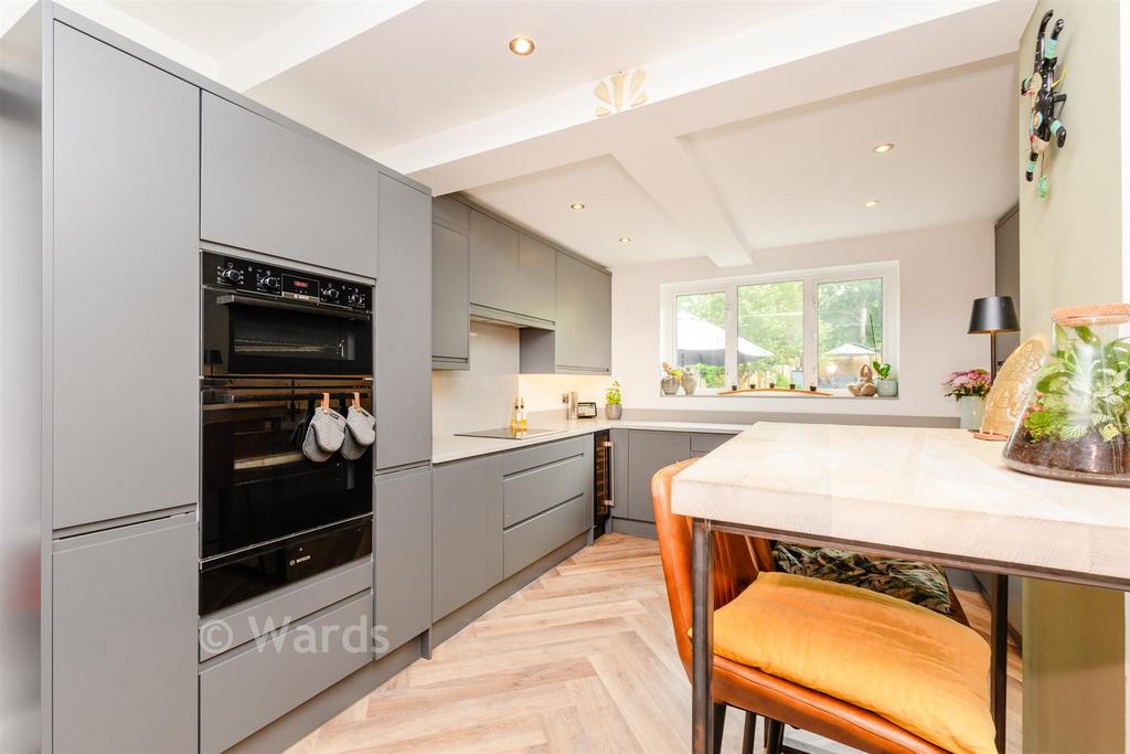 Kitchen/ Breakfast Room