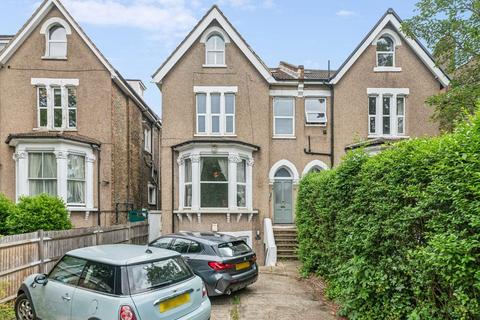 2 bedroom flat to rent, Bedford Hill, London SW12