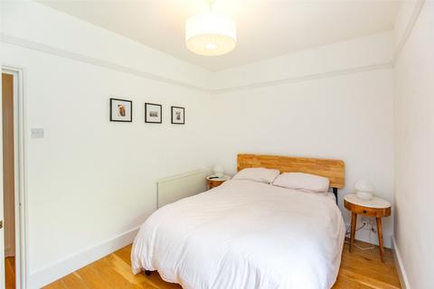 3 Richmond Dale, Bristol, BS8 2UB