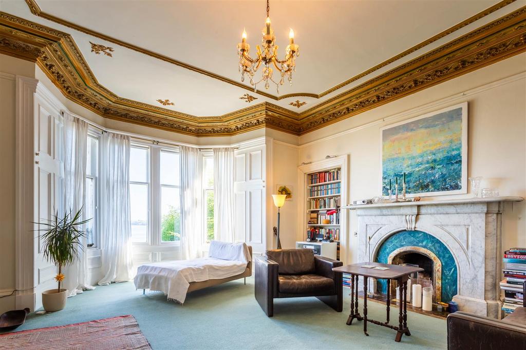 First floor lounge